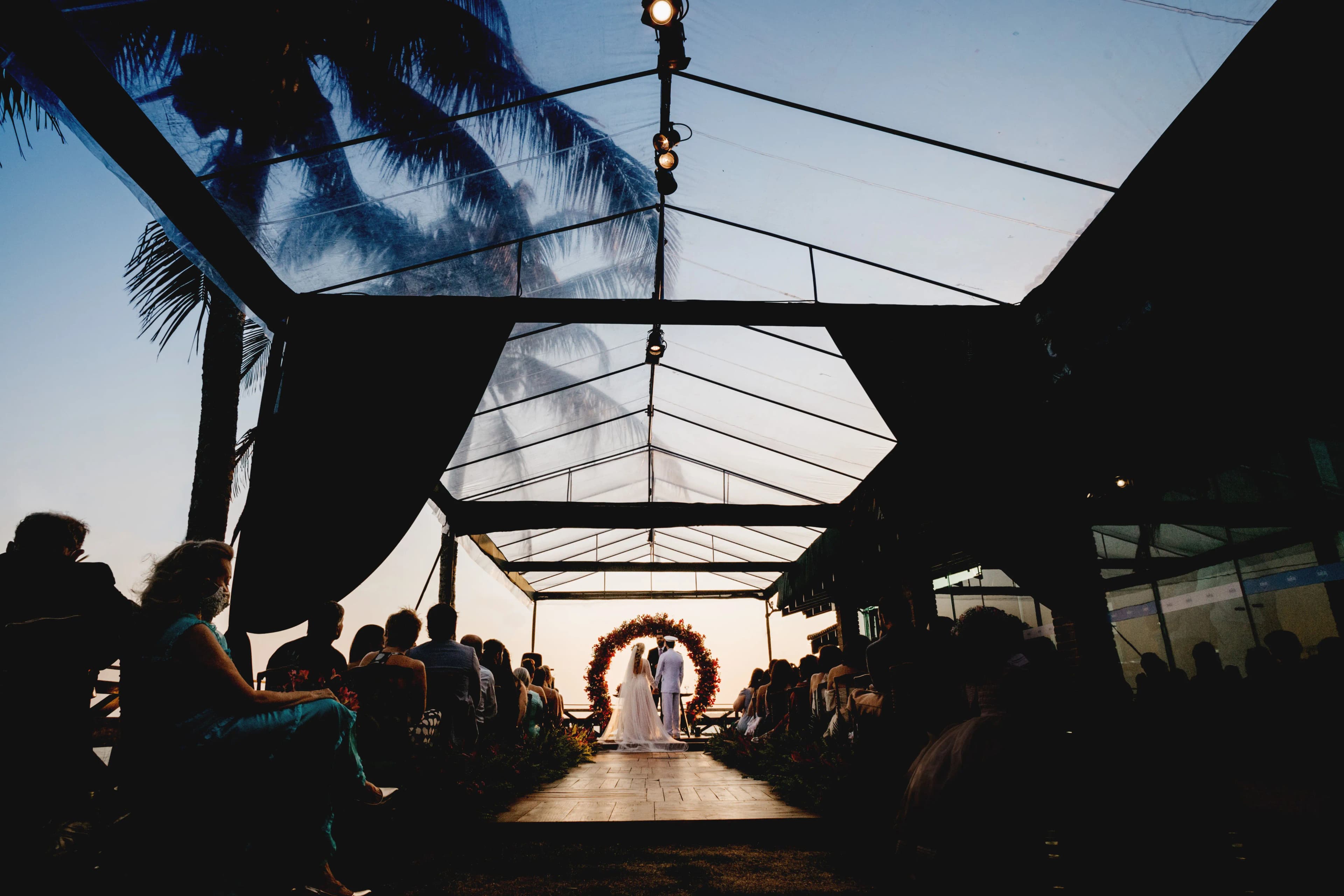 Kreative Events luxury wedding decor at golden hour